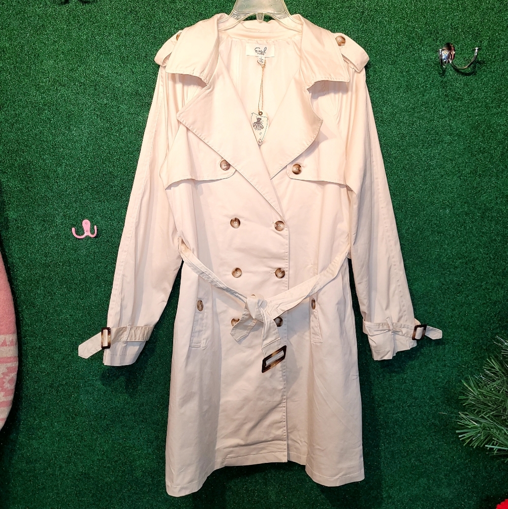 983 NWOT Easel Cream Trench Coat